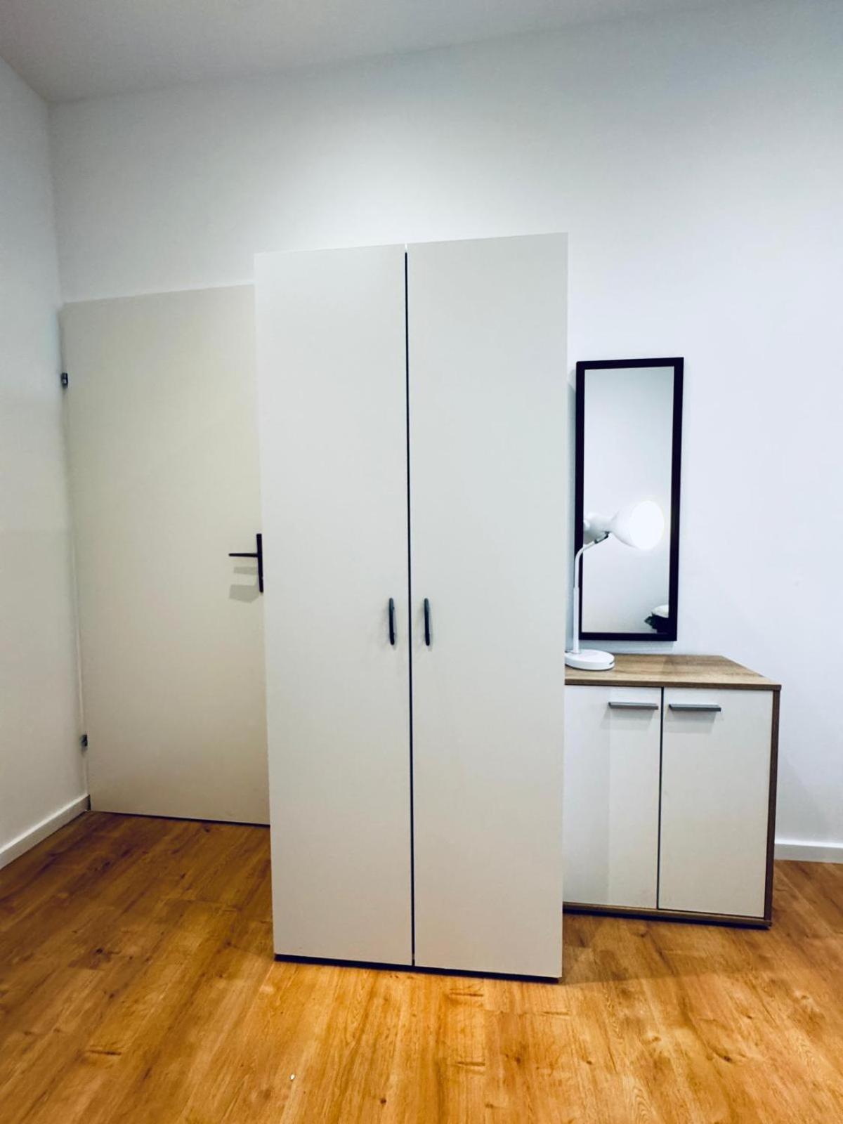 Comfy & Cozy 4br Shared Next To Kaufpark Alterlaa Appartement