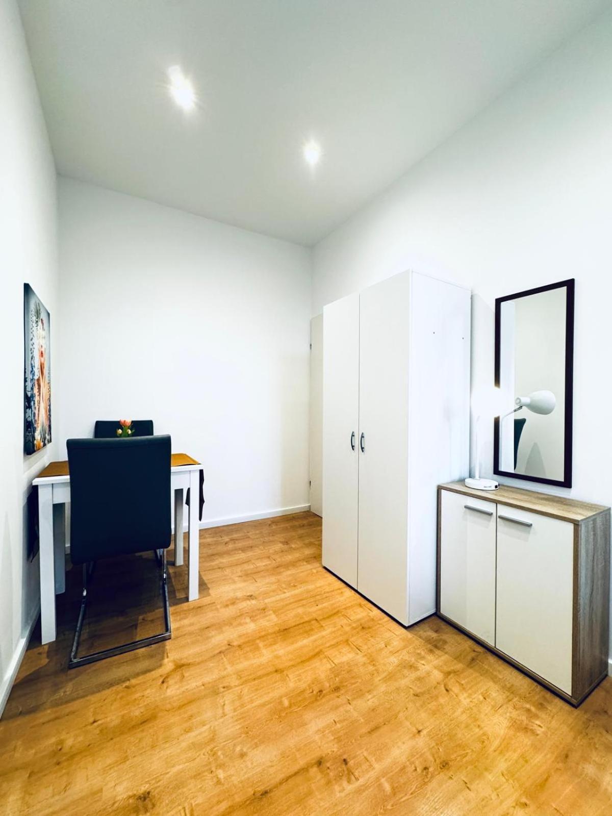 Comfy & Cozy 4br Shared Next To Kaufpark Alterlaa Vienne